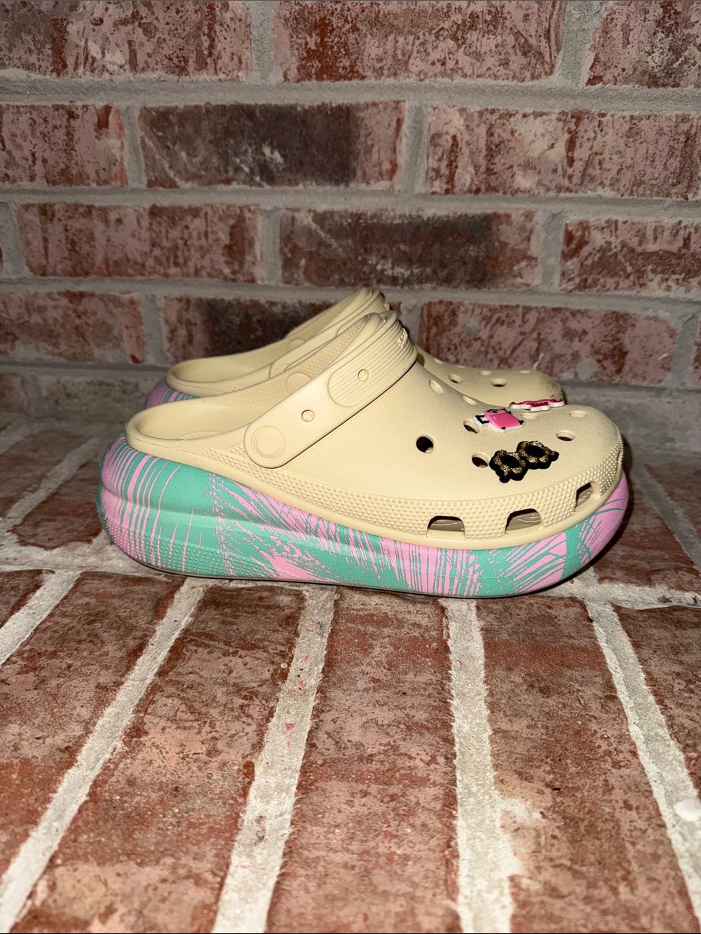 Womens Croc platform Pink & Mint Patterned size 9
